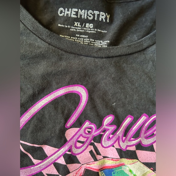 NWOT CHEMISTRY Black Distressed Graphic Corvette Crop TopTee.Size XL in Juniors. - Picture 4 of 4